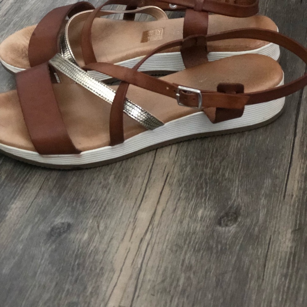 Sandals - Picture 3 of 4